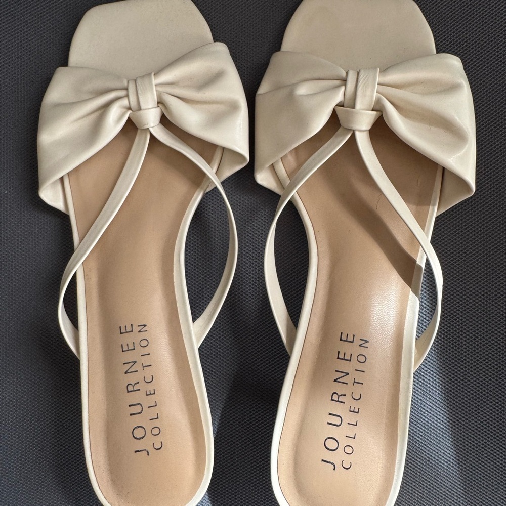 Journee Collection Cream Bow Detail Sandals